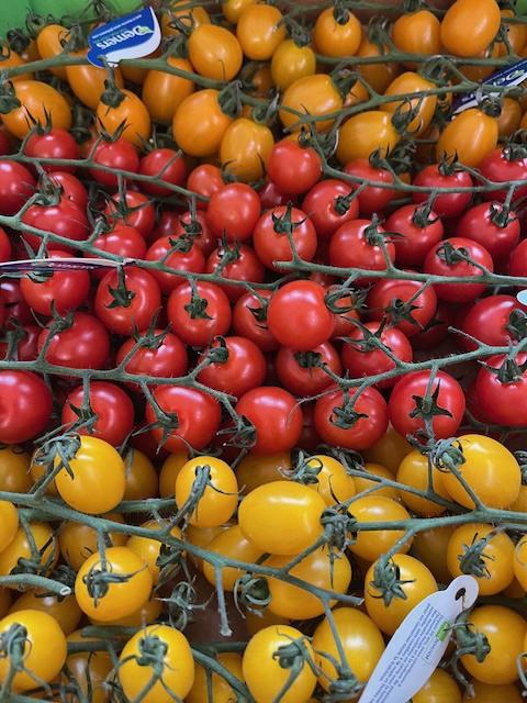 Cherry Tomatoes on Vine Mixed 1lb